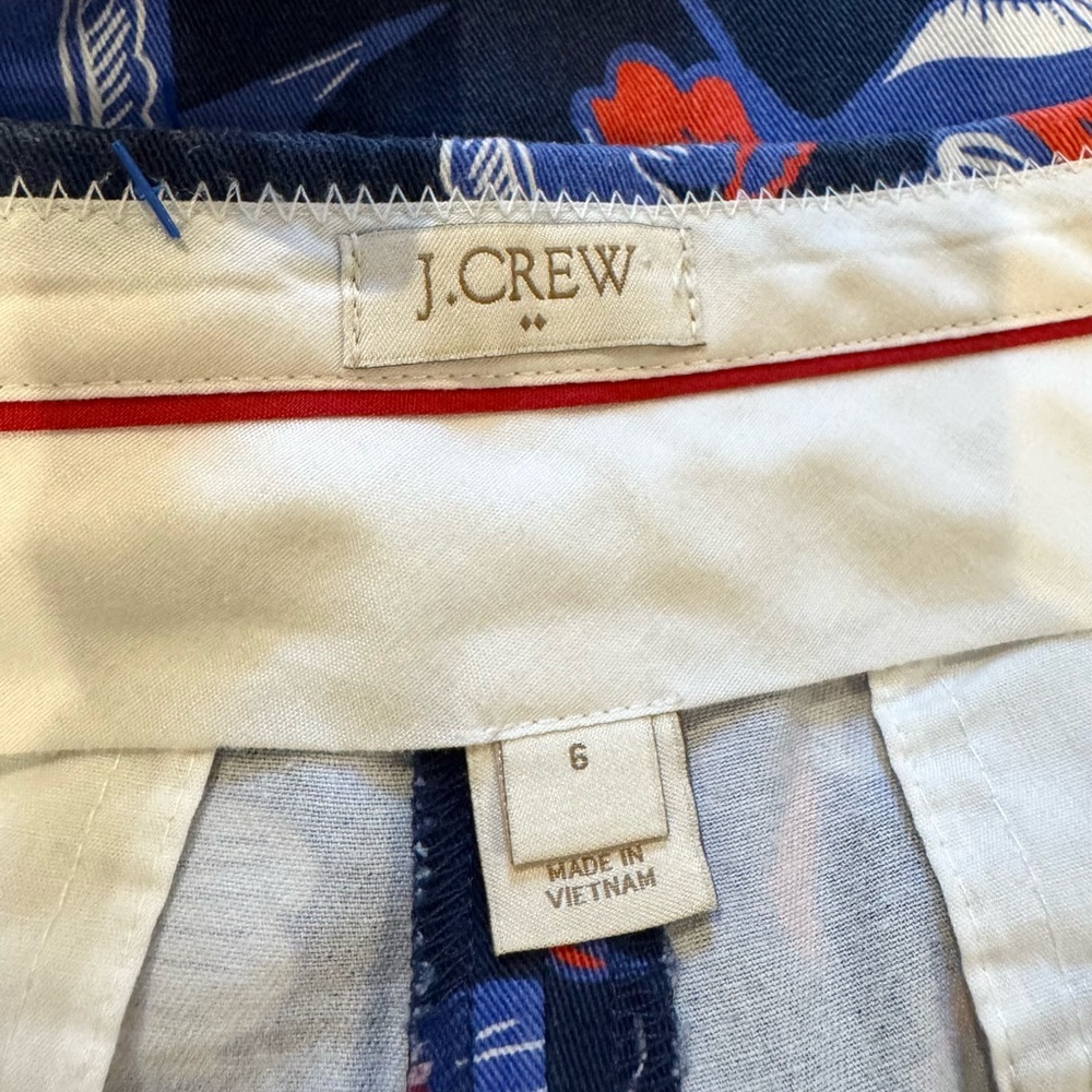J. CREW High Waist Floral Classic Chino Shorts - Blue and Red (US 6) - Picture 5 of 5